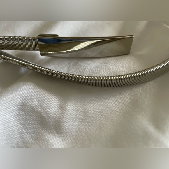 Silver tone Skinny Mesh Belt - Silver Buckle Stretch Waistband - Picture 6 of 8